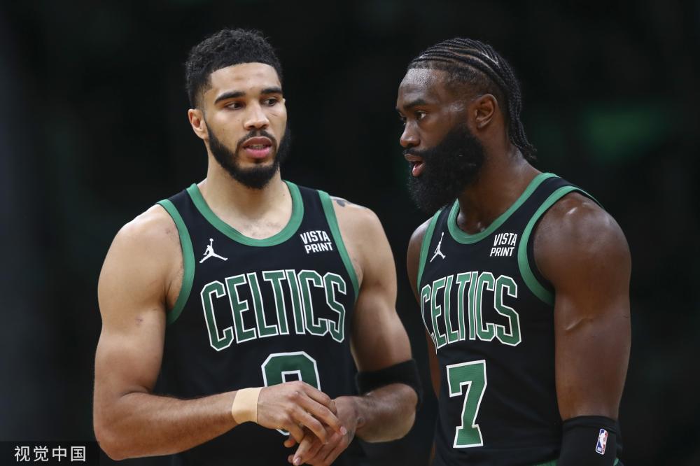 再次向我们 再次向我们