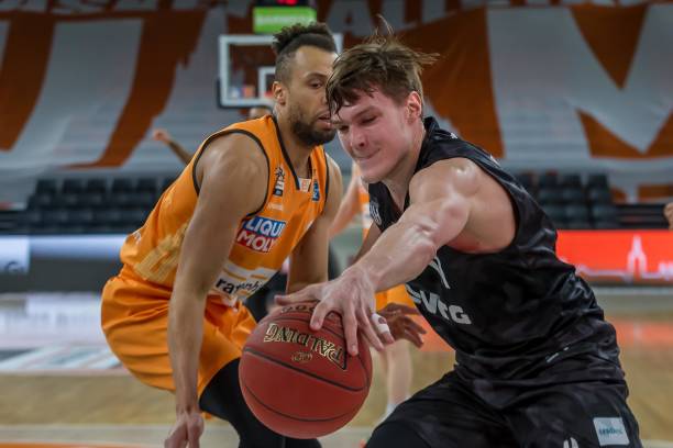 不仅为球队 不仅为球队