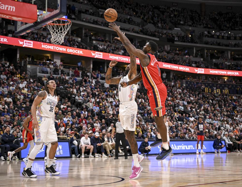 而在球场上 而在球场上